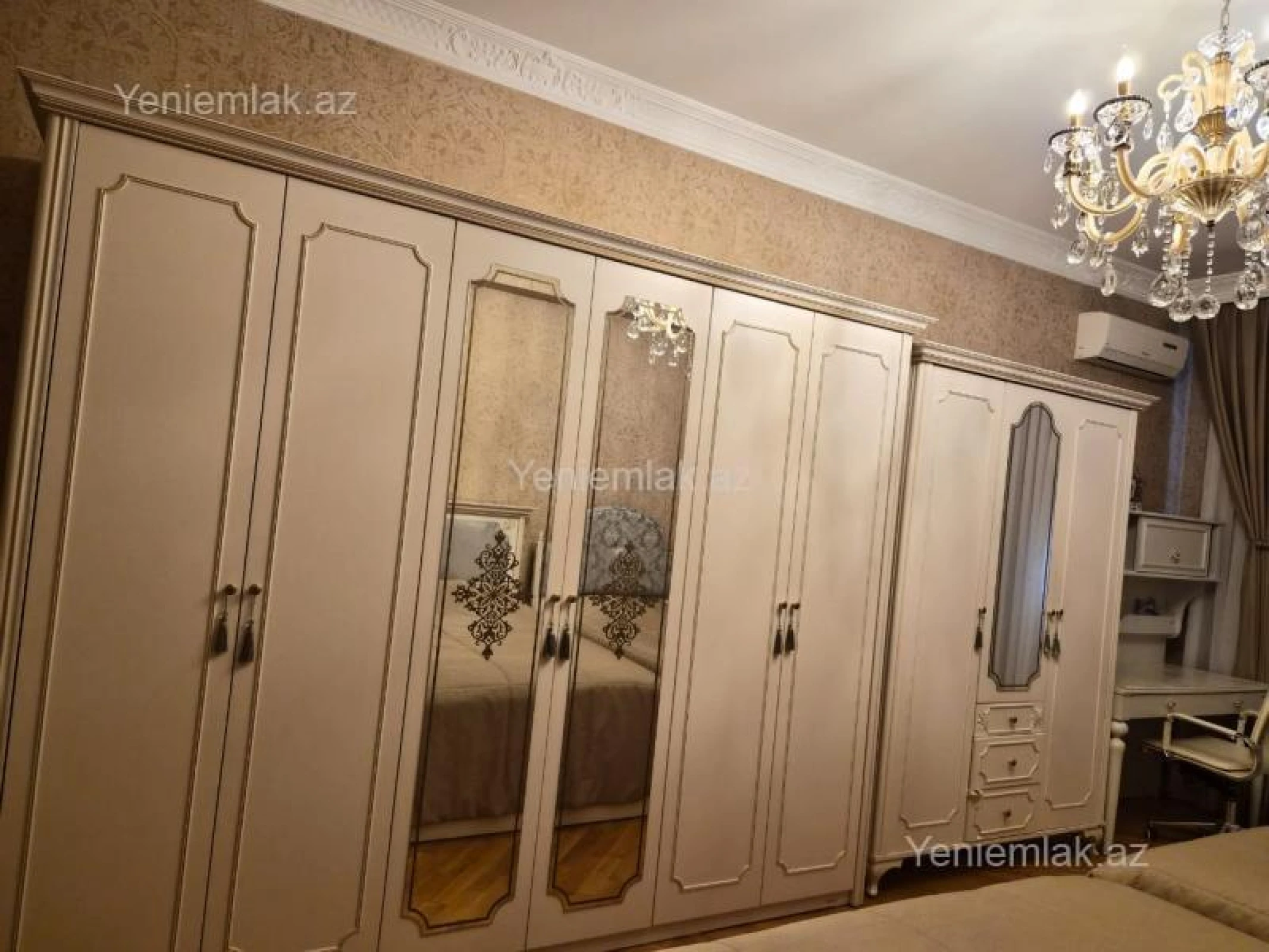 Satılır 3 otaqlı yeni tikili 150 m²