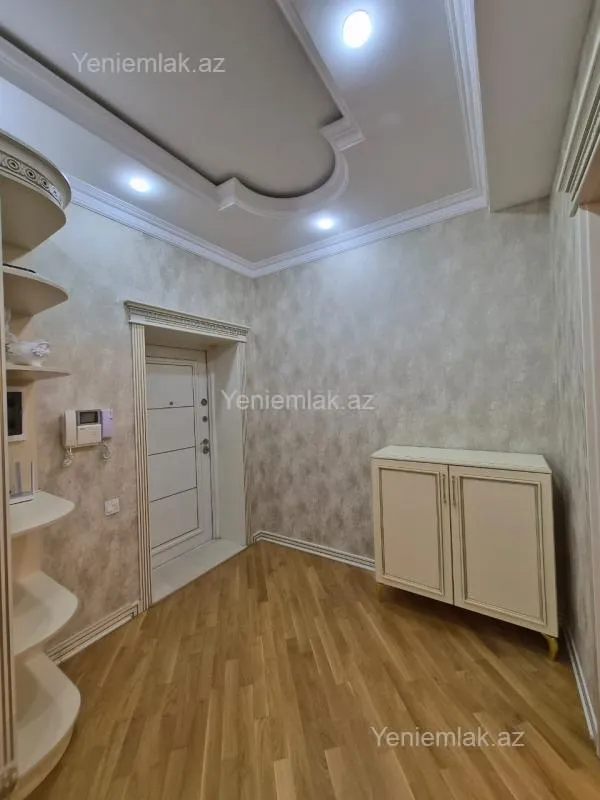 Satılır 3 otaqlı yeni tikili 150 m²