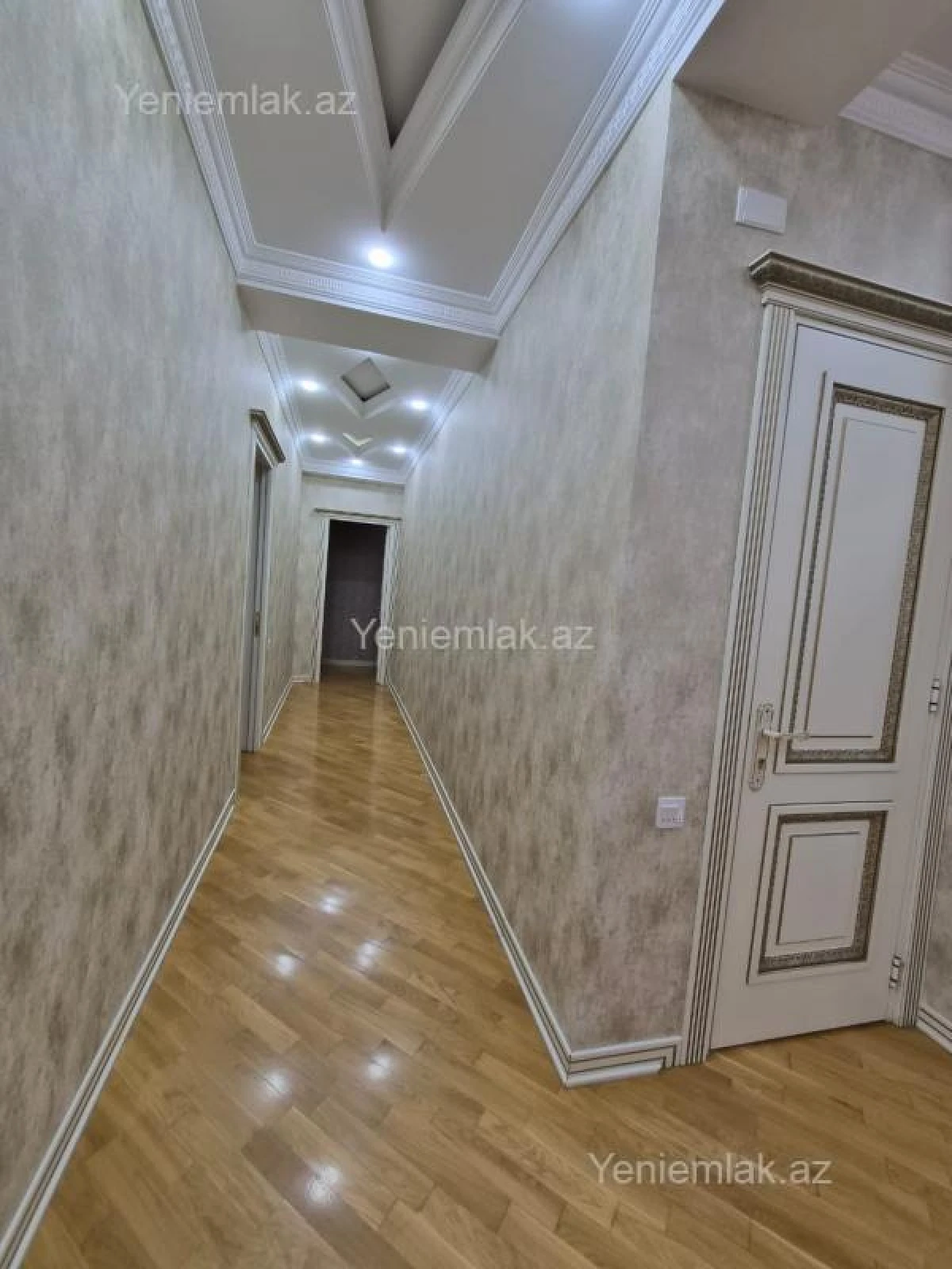 Satılır 3 otaqlı yeni tikili 150 m²