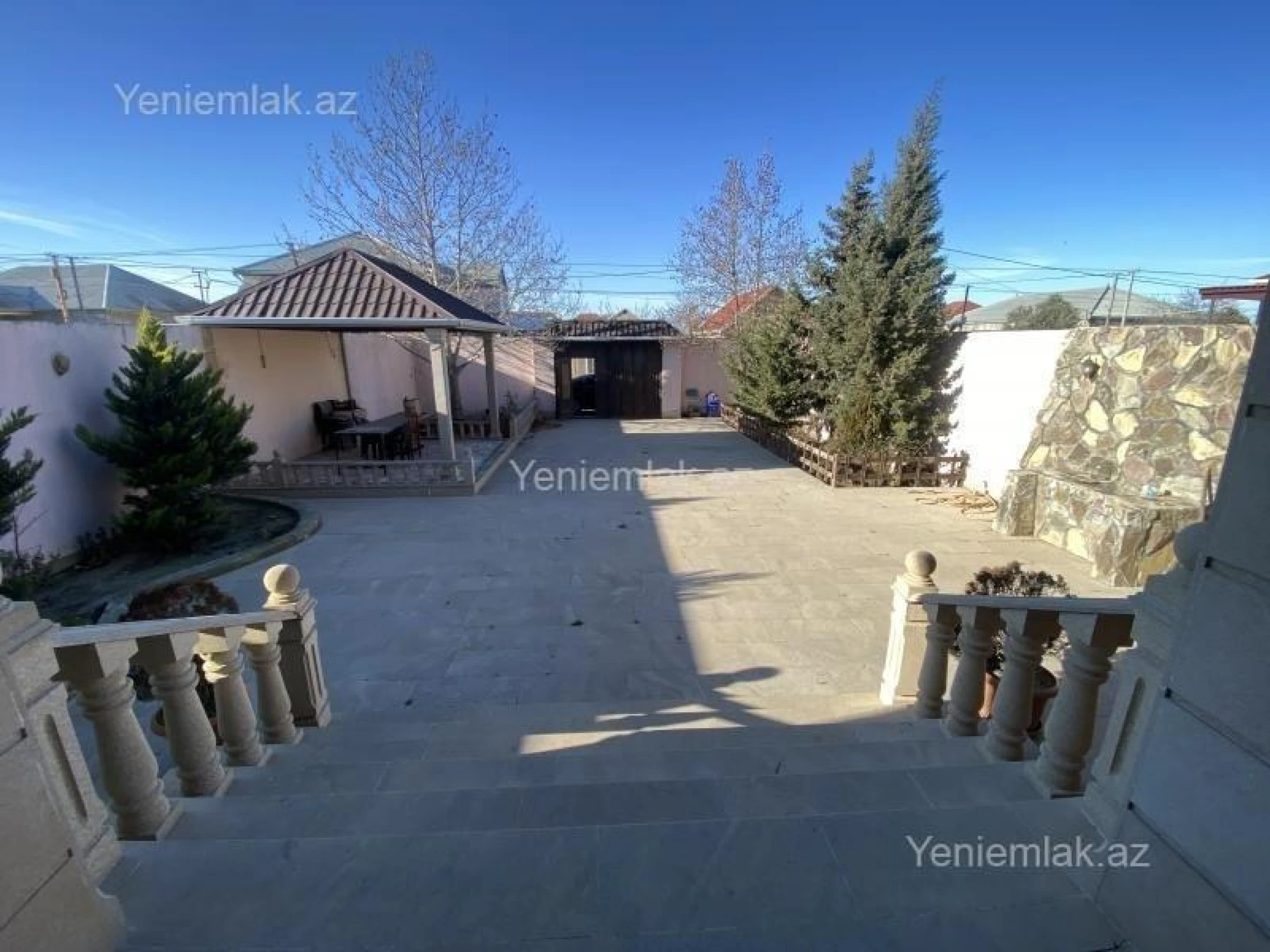 Satılır 5 otaqlı həyət evi 230 m²