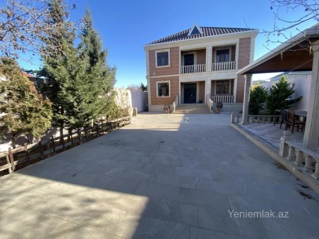 Satılır 5 otaqlı həyət evi 230 m²