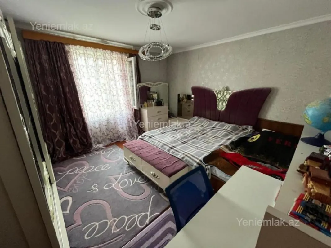 Satılır 2 otaqlı köhnə tikili 65 m²