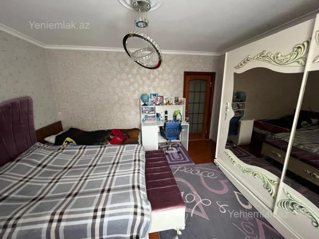 Satılır 2 otaqlı köhnə tikili 65 m²