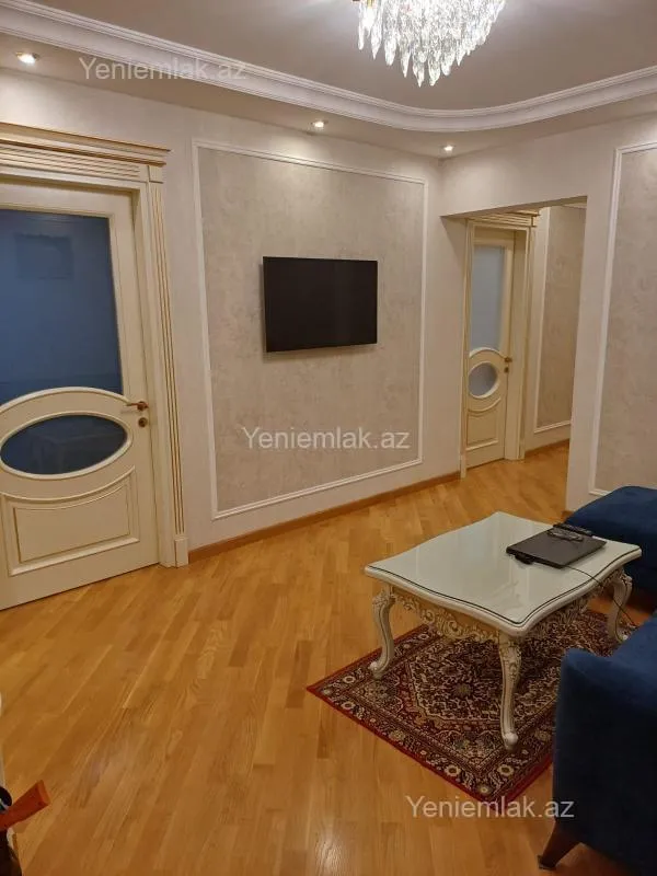 Satılır 3 otaqlı yeni tikili 140 m²