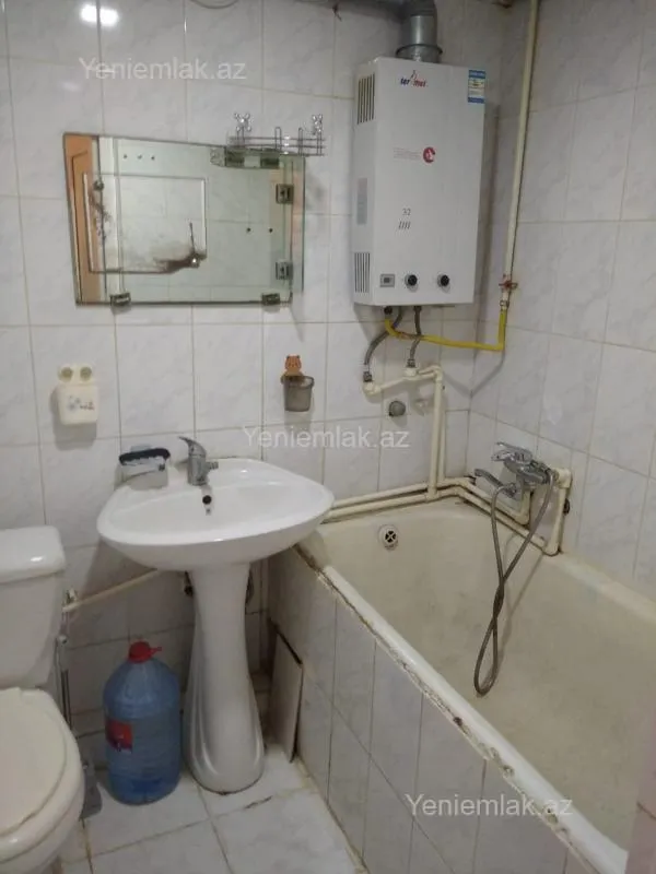 Satılır 1 otaqlı köhnə tikili 37 m²