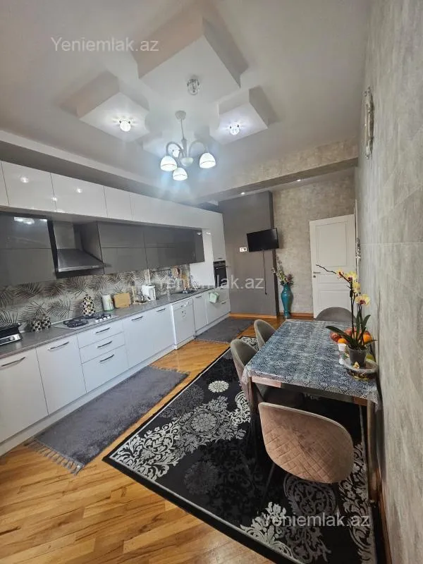 Satılır 3 otaqlı yeni tikili 134 m²