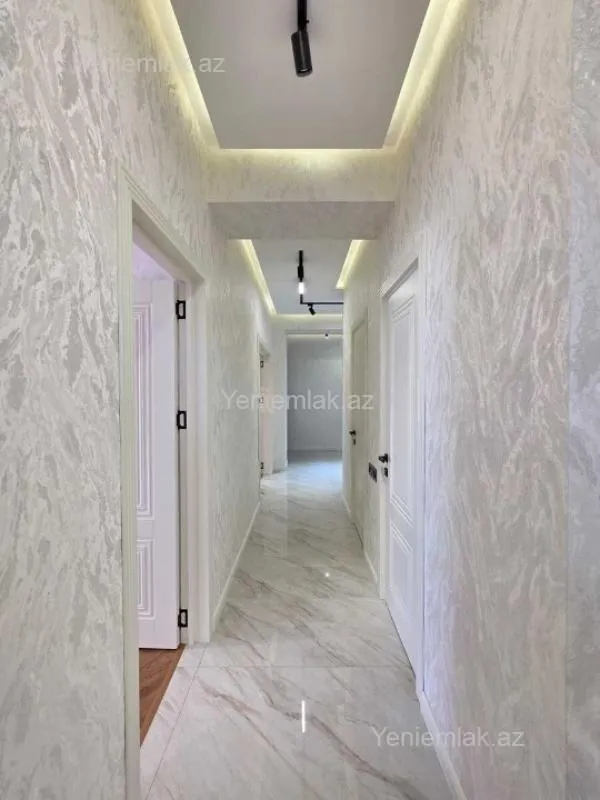 Satılır 3 otaqlı yeni tikili 115 m²