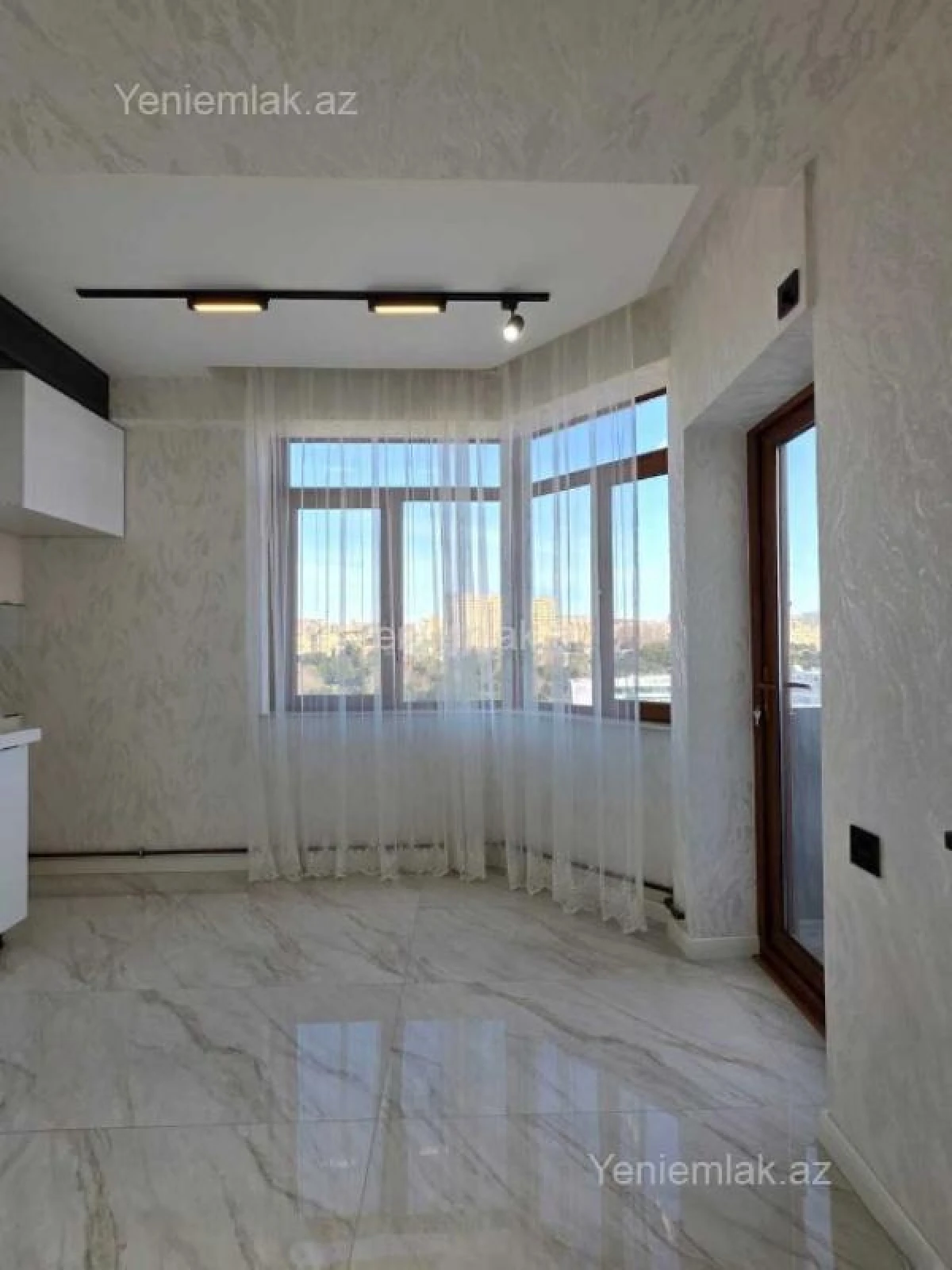 Satılır 3 otaqlı yeni tikili 115 m²