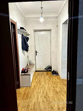 Satılır 3 otaqlı köhnə tikili 100 m²