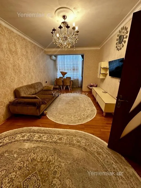 Satılır 3 otaqlı köhnə tikili 100 m²