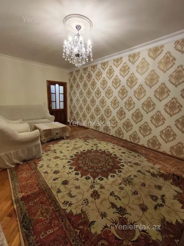 Satılır 4 otaqlı köhnə tikili 75 m²