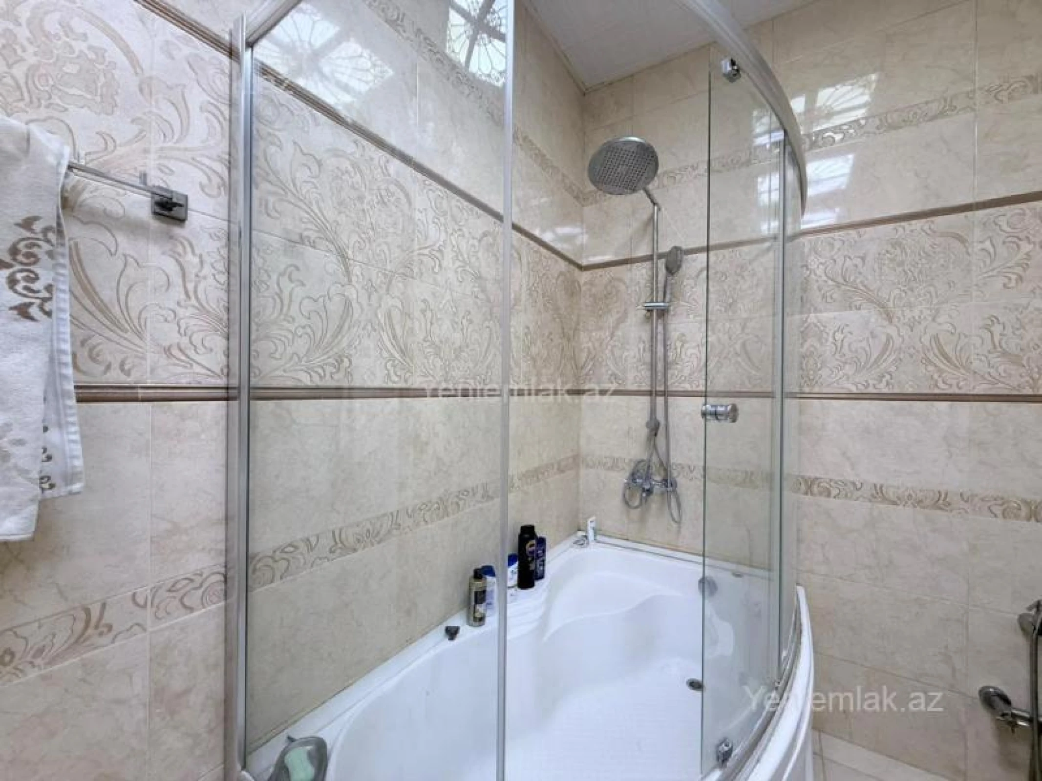 Satılır 3 otaqlı yeni tikili 127 m²