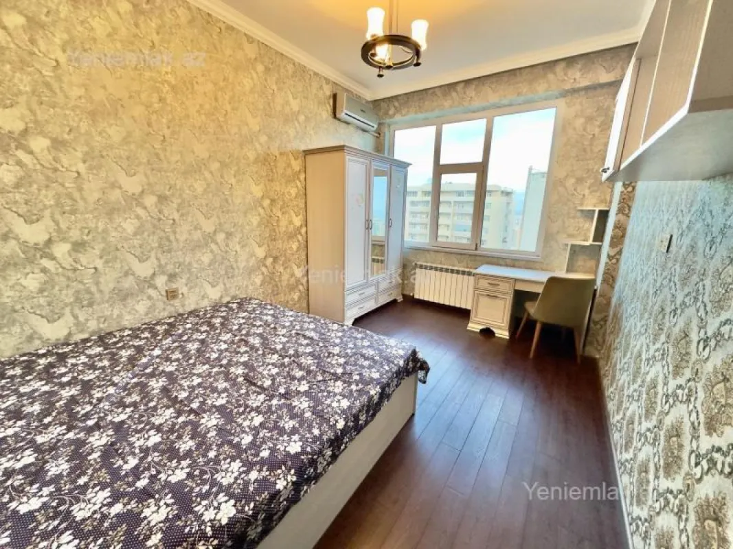 Satılır 4 otaqlı yeni tikili 163 m²