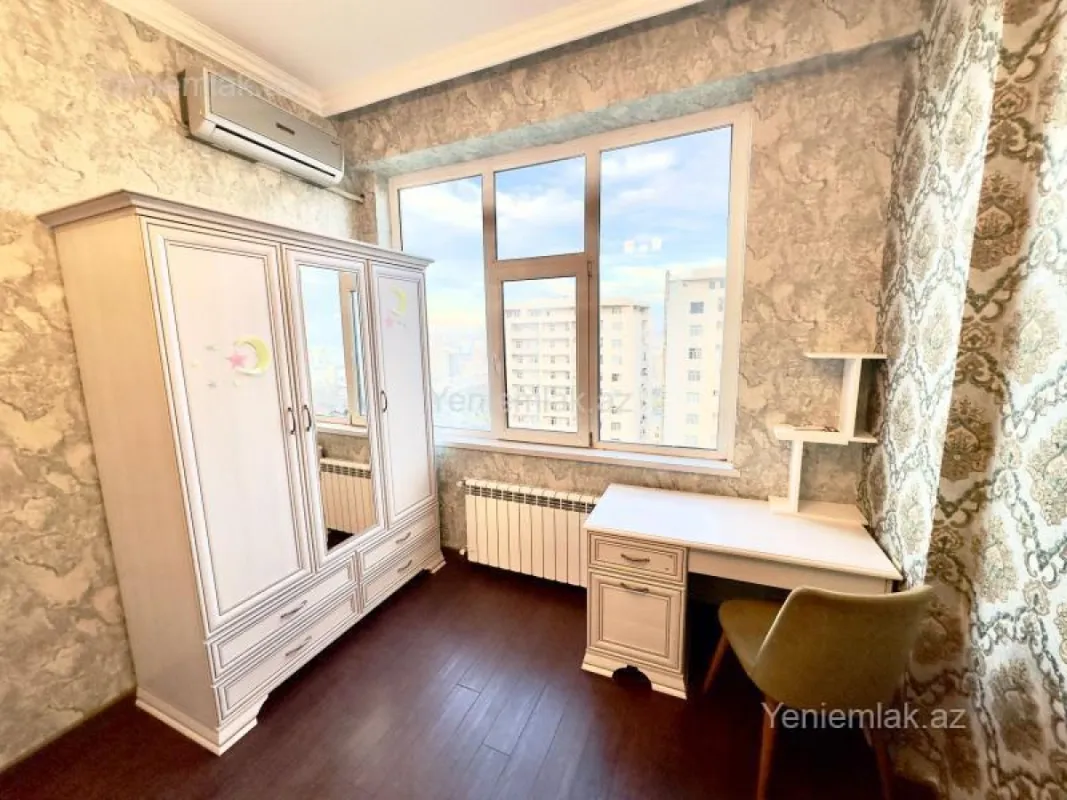 Satılır 4 otaqlı yeni tikili 163 m²