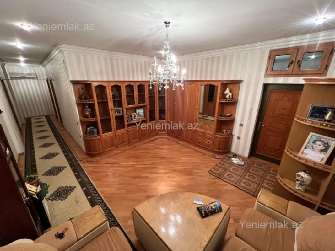 Satılır 3 otaqlı yeni tikili 170 m²