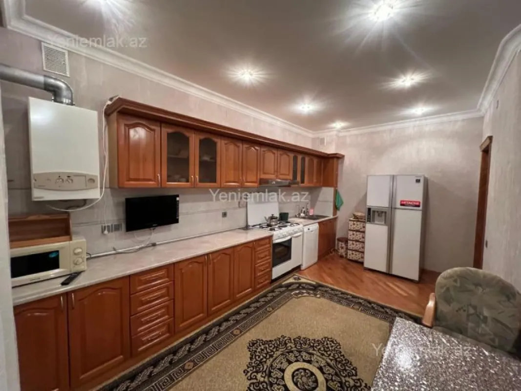 Satılır 3 otaqlı yeni tikili 170 m²