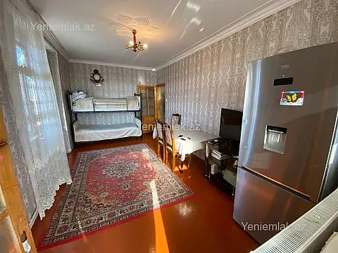Satılır 1 otaqlı köhnə tikili 42 m²