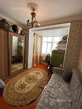 Satılır 1 otaqlı köhnə tikili 42 m²