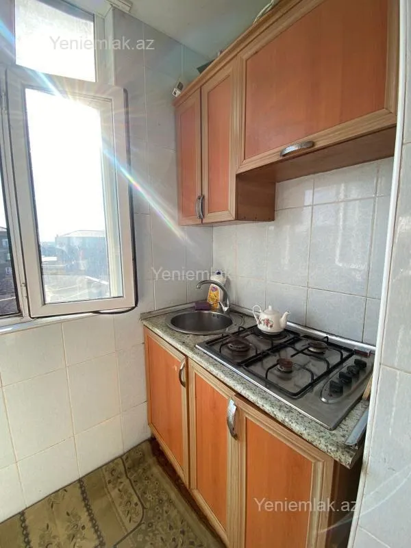 Satılır 1 otaqlı köhnə tikili 42 m²