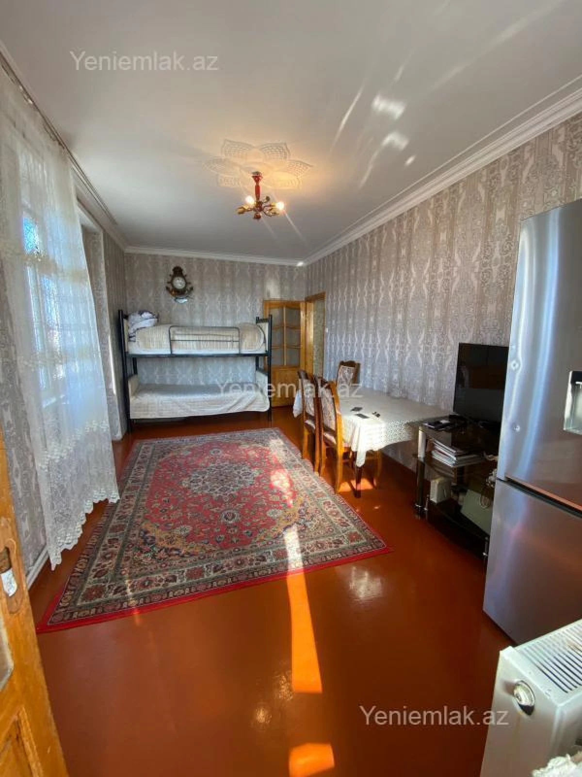 Satılır 1 otaqlı köhnə tikili 42 m²