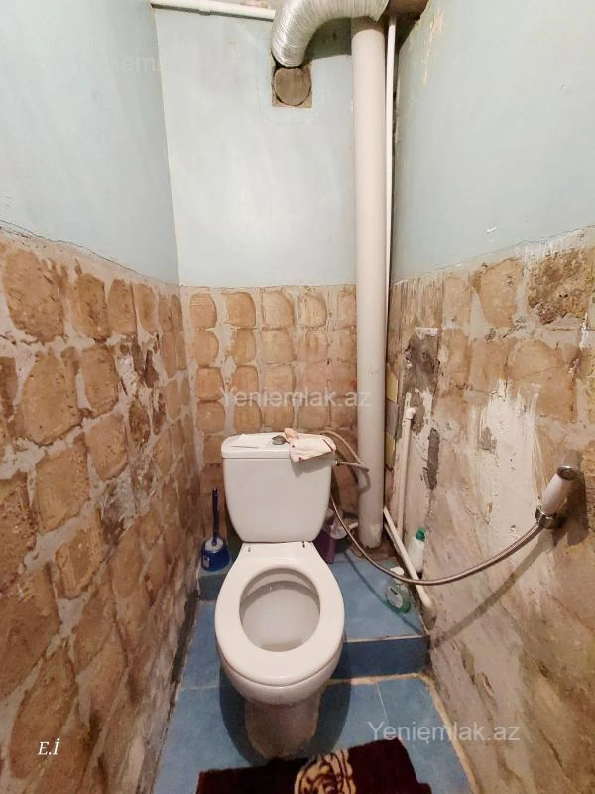 Satılır 2 otaqlı köhnə tikili 60 m²