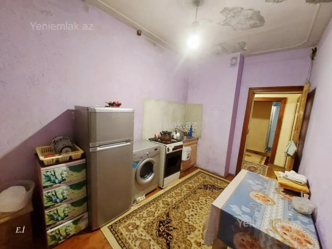 Satılır 2 otaqlı köhnə tikili 60 m²