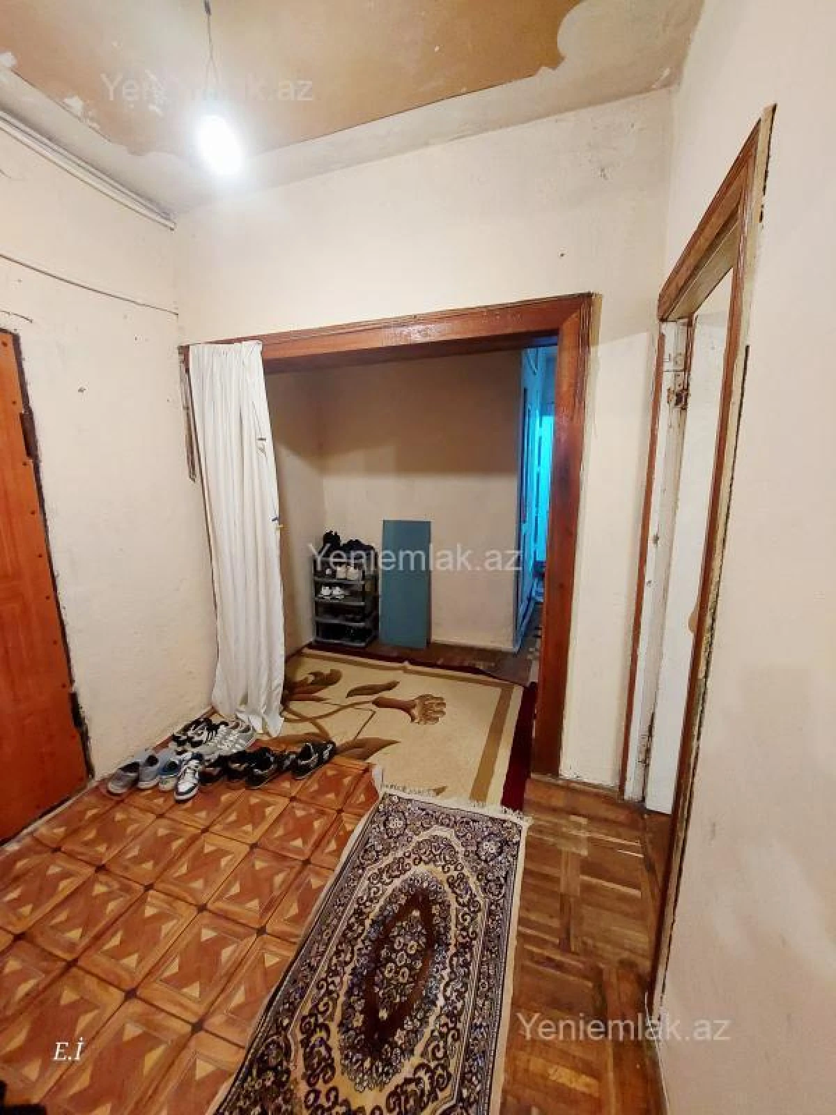 Satılır 2 otaqlı köhnə tikili 60 m²