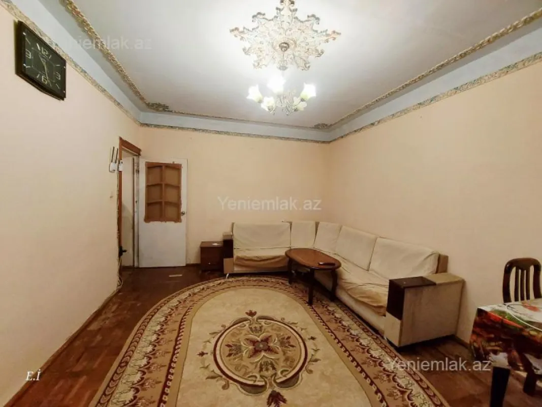 Satılır 2 otaqlı köhnə tikili 60 m²