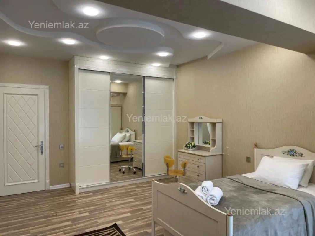 Satılır 4 otaqlı yeni tikili 181 m²