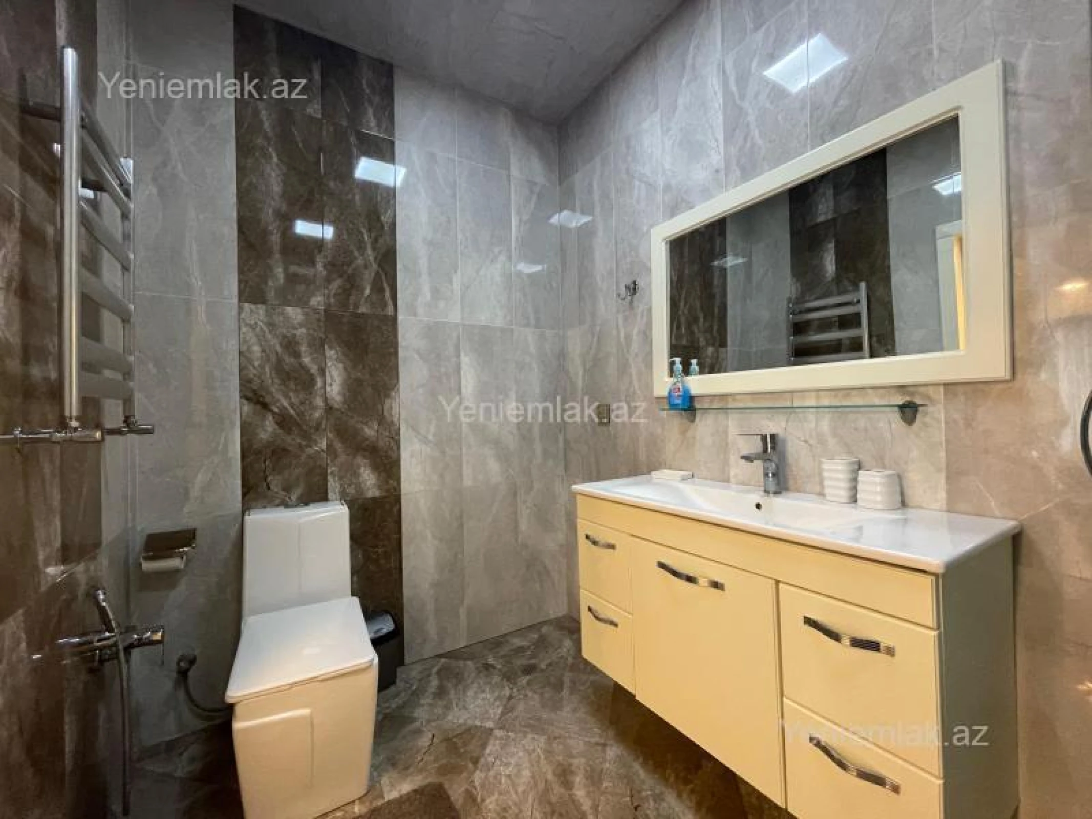 Satılır 4 otaqlı yeni tikili 181 m²