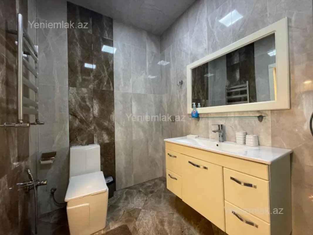 Satılır 4 otaqlı yeni tikili 181 m²