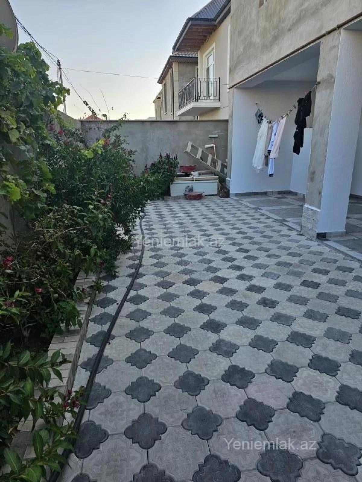 Satılır 6 otaqlı həyət evi 264 m²