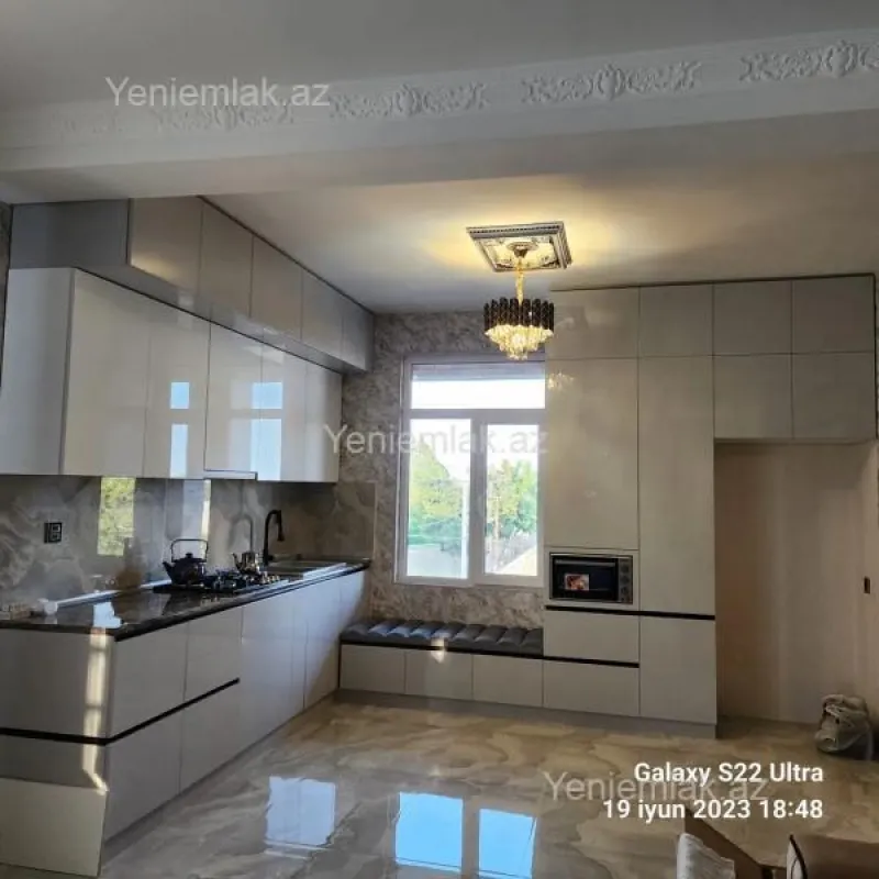 Satılır 6 otaqlı həyət evi 264 m²