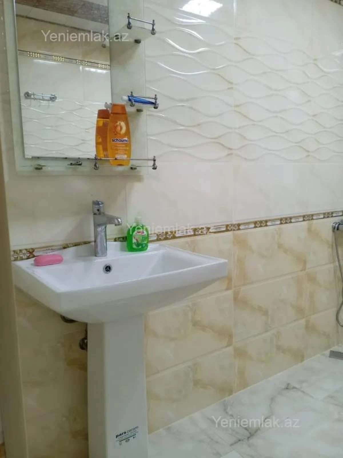 Satılır 6 otaqlı həyət evi 264 m²