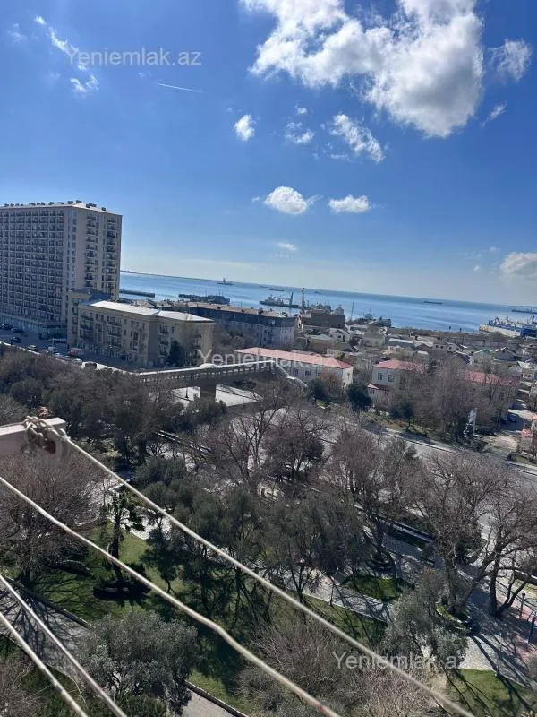 Satılır 2 otaqlı köhnə tikili 60 m²