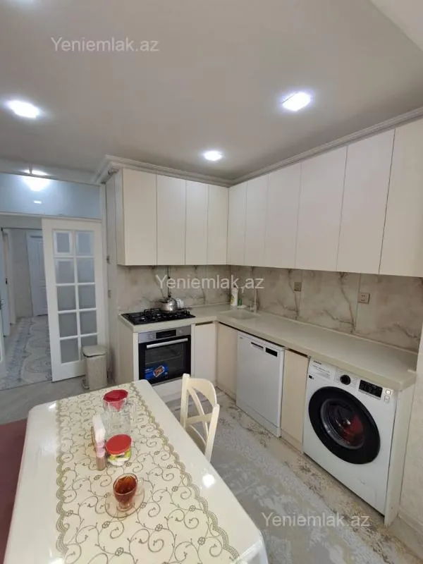 Satılır 3 otaqlı köhnə tikili 85 m²
