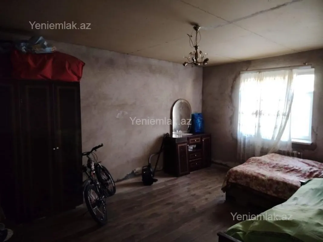 Satılır 4 otaqlı həyət evi 160 m²