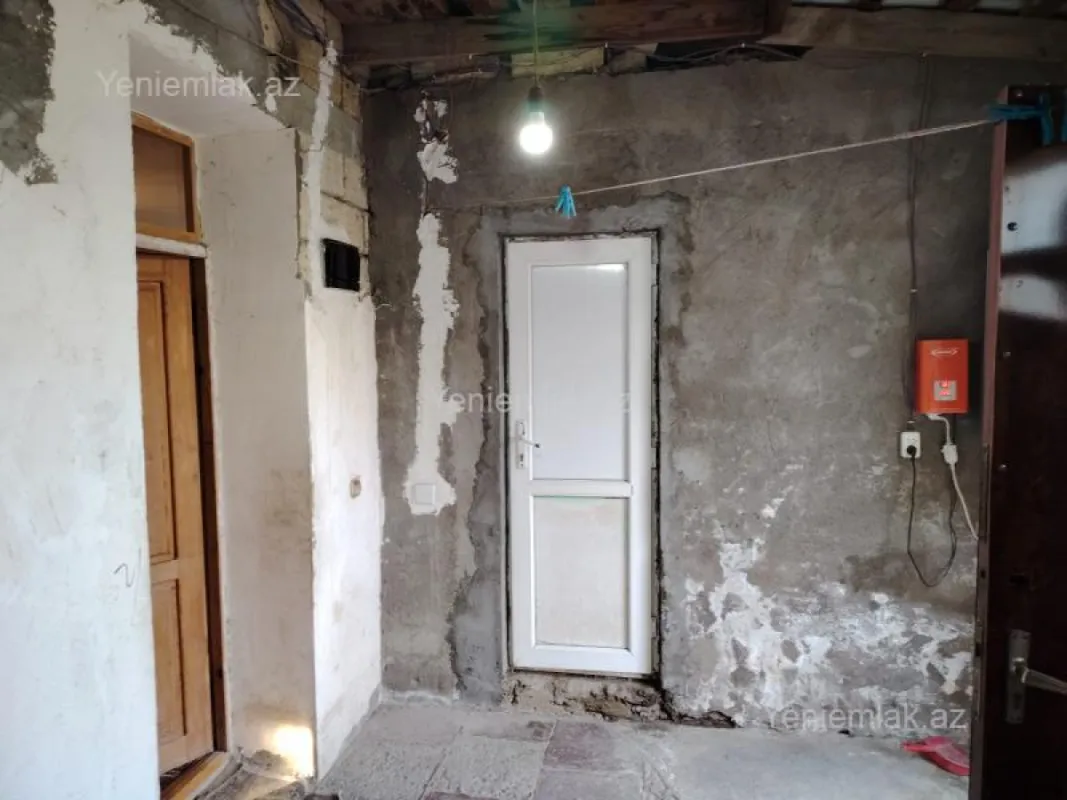 Satılır 4 otaqlı həyət evi 160 m²