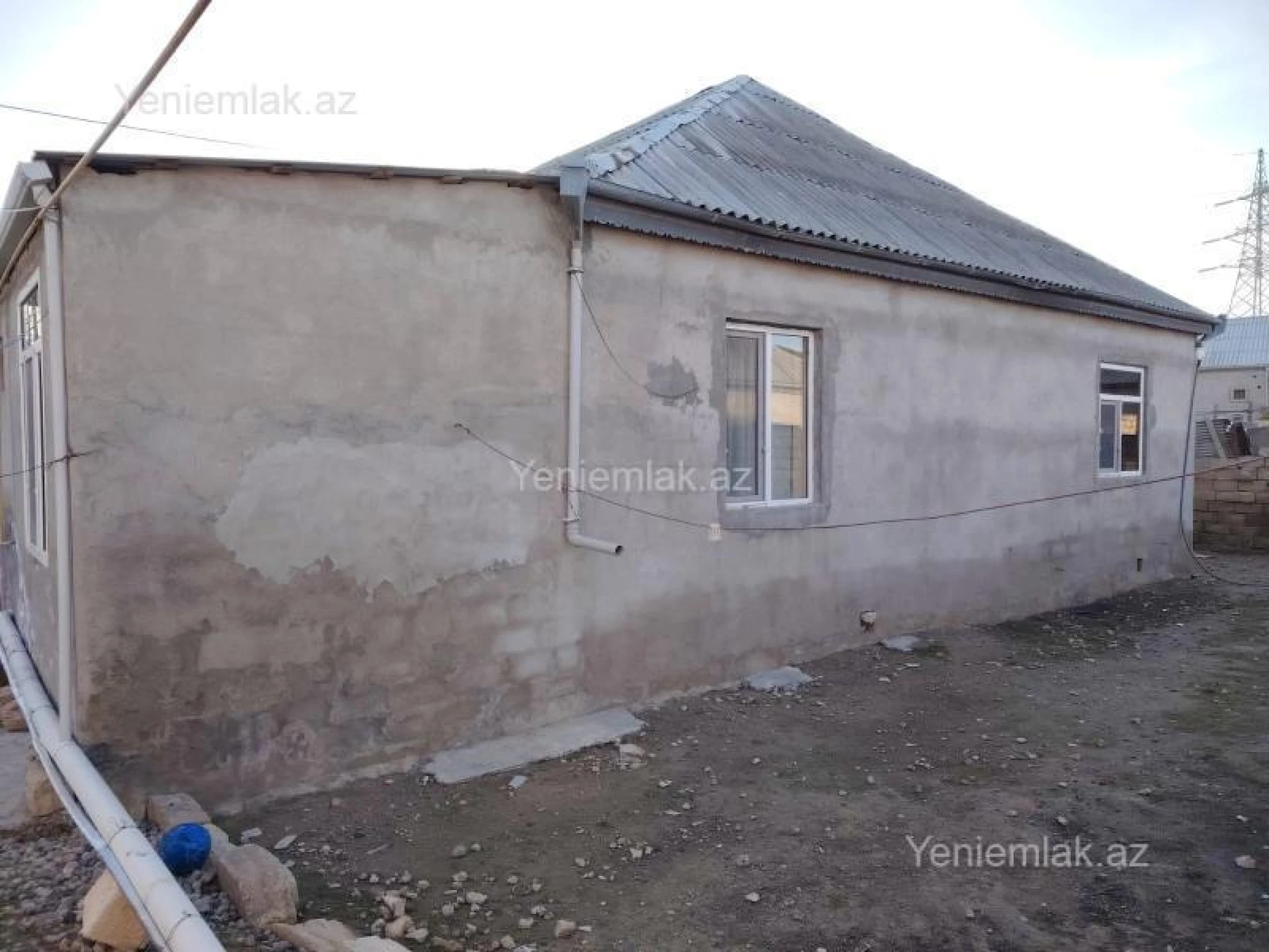 Satılır 4 otaqlı həyət evi 160 m²