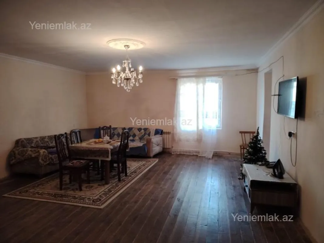 Satılır 4 otaqlı həyət evi 160 m²
