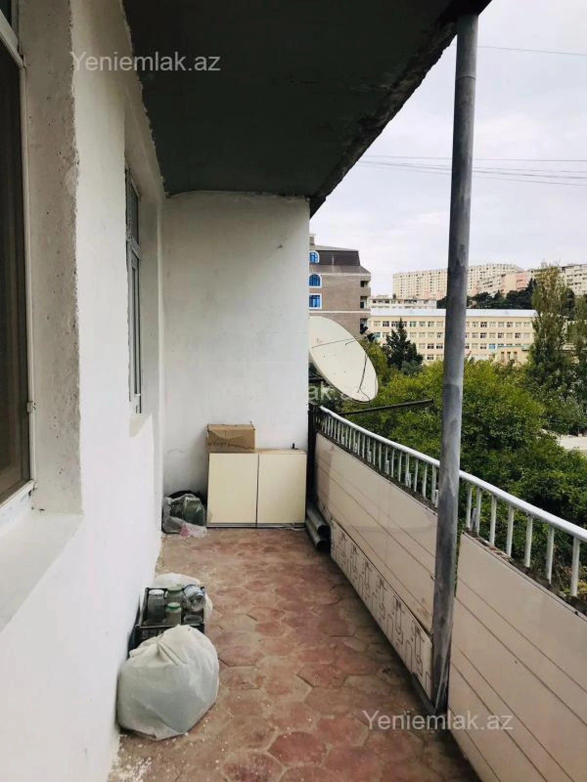 Satılır 4 otaqlı köhnə tikili 100 m²