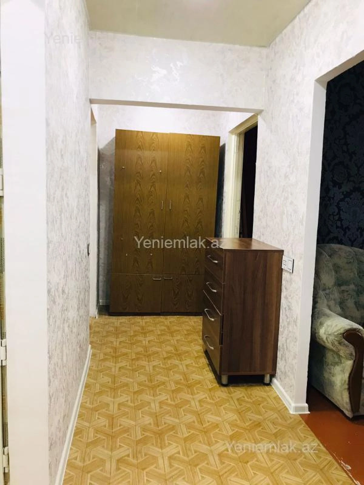 Satılır 4 otaqlı köhnə tikili 100 m²