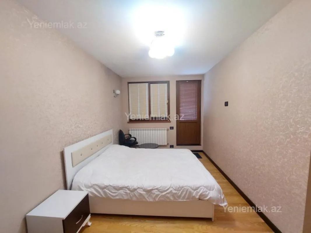Satılır 3 otaqlı köhnə tikili 90 m²