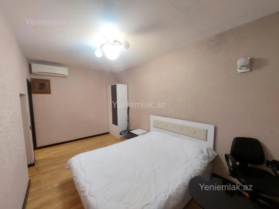 Satılır 3 otaqlı köhnə tikili 90 m²