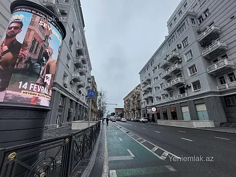 Satılır 3 otaqlı köhnə tikili 90 m²