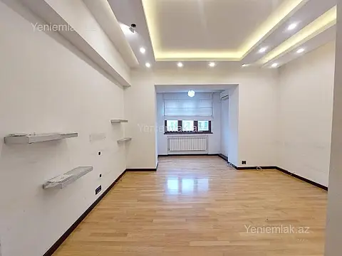 Satılır 3 otaqlı köhnə tikili 90 m²
