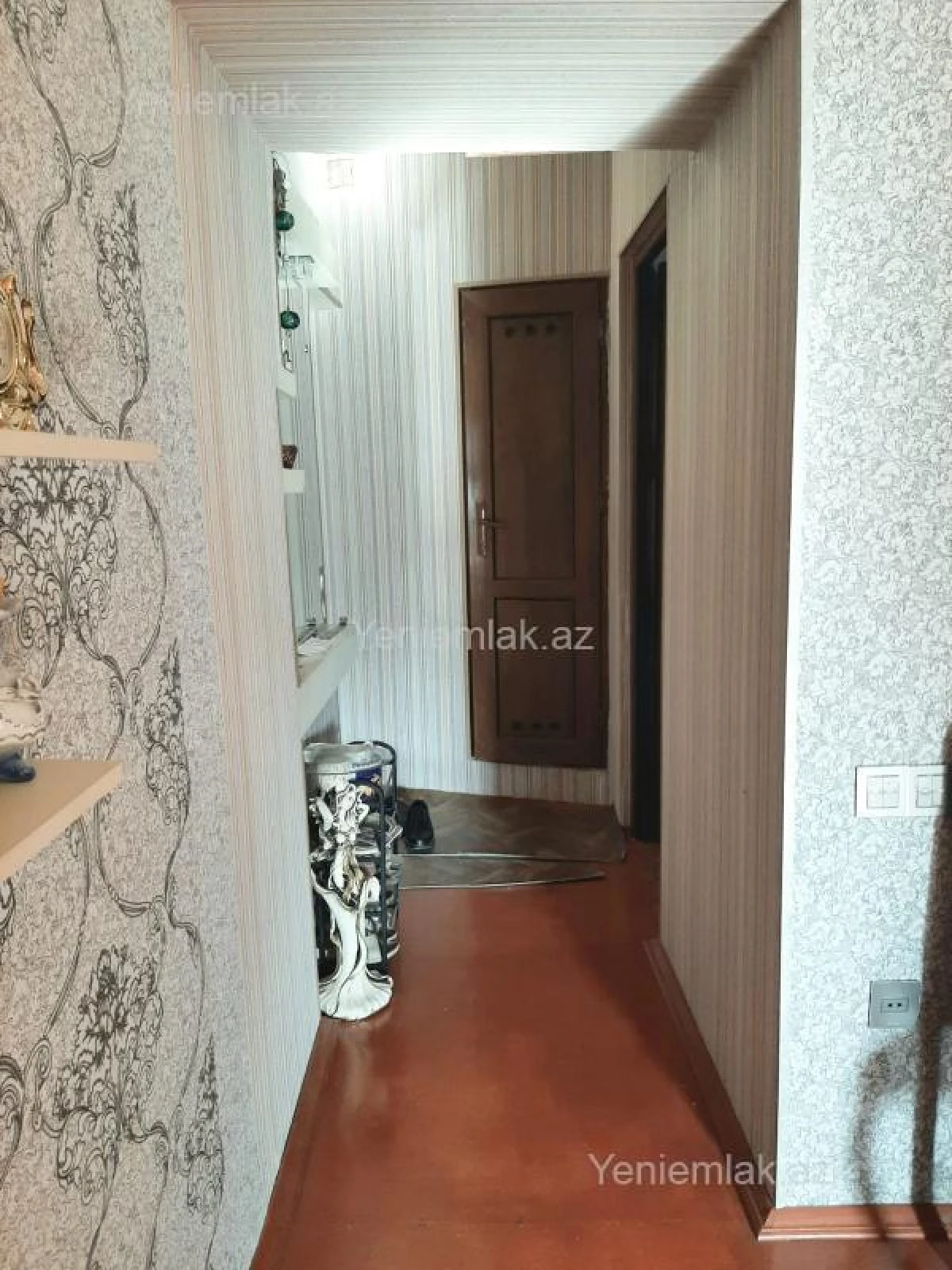 Satılır 2 otaqlı köhnə tikili 42 m²