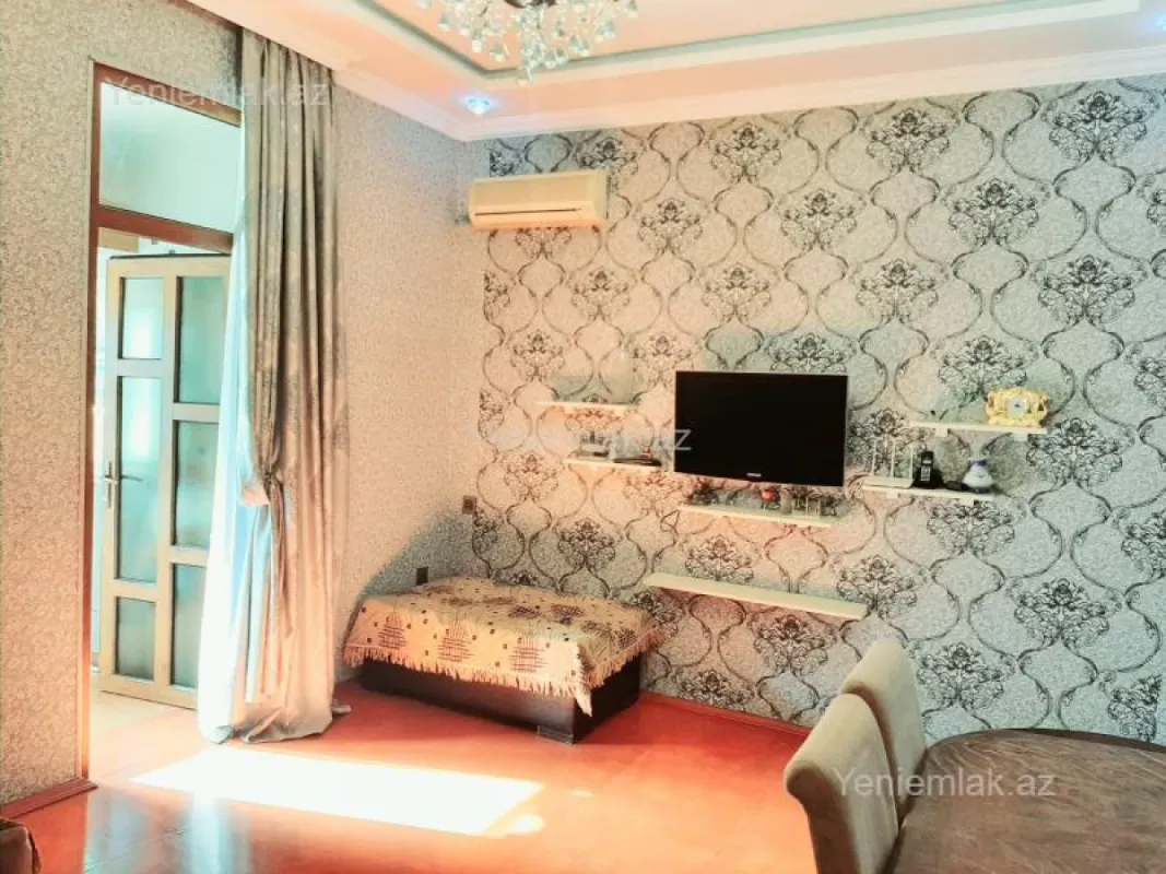 Satılır 2 otaqlı köhnə tikili 42 m²