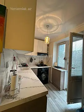 Satılır 2 otaqlı köhnə tikili 50 m²