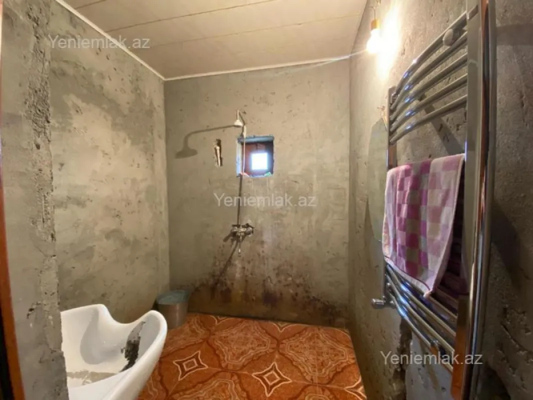 Satılır 5 otaqlı həyət evi 150 m²